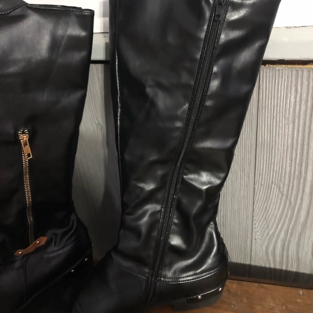 Boots - Picture 3 of 3